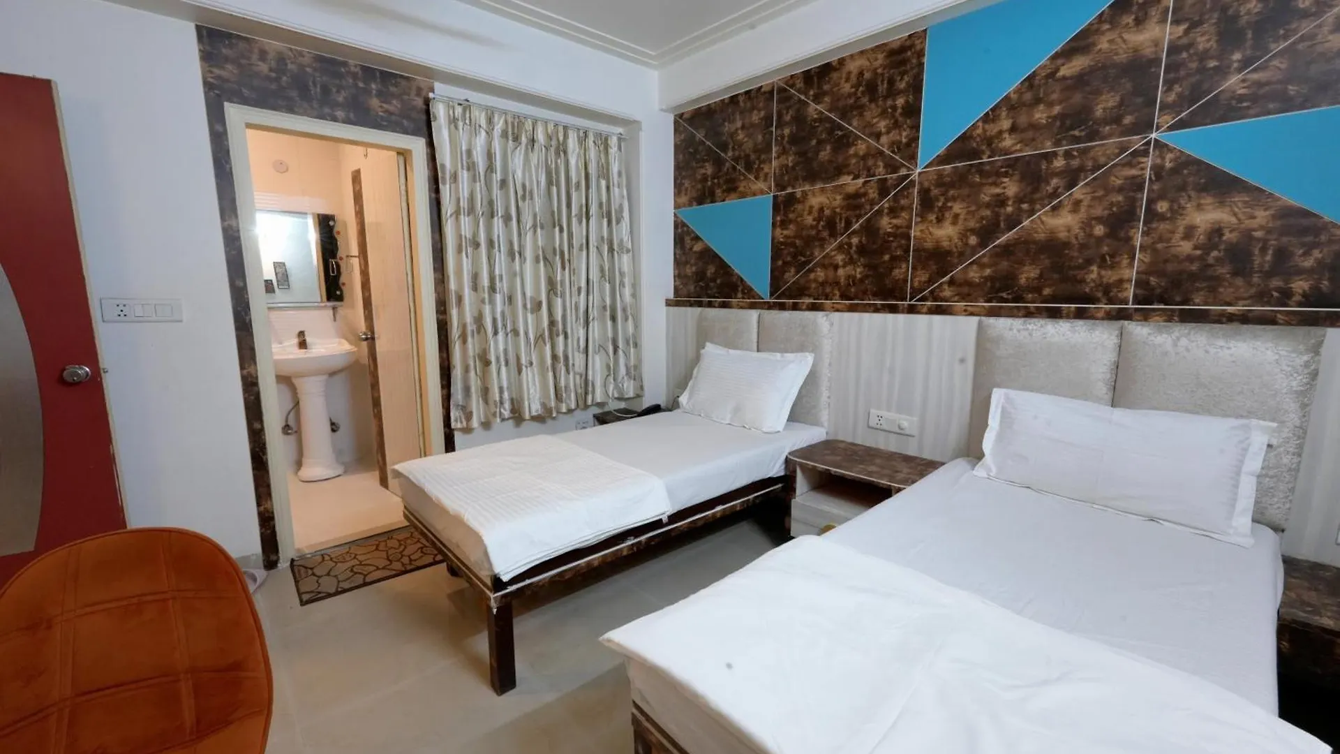 Country house Hotel Oppera Delhi Airport New Delhi