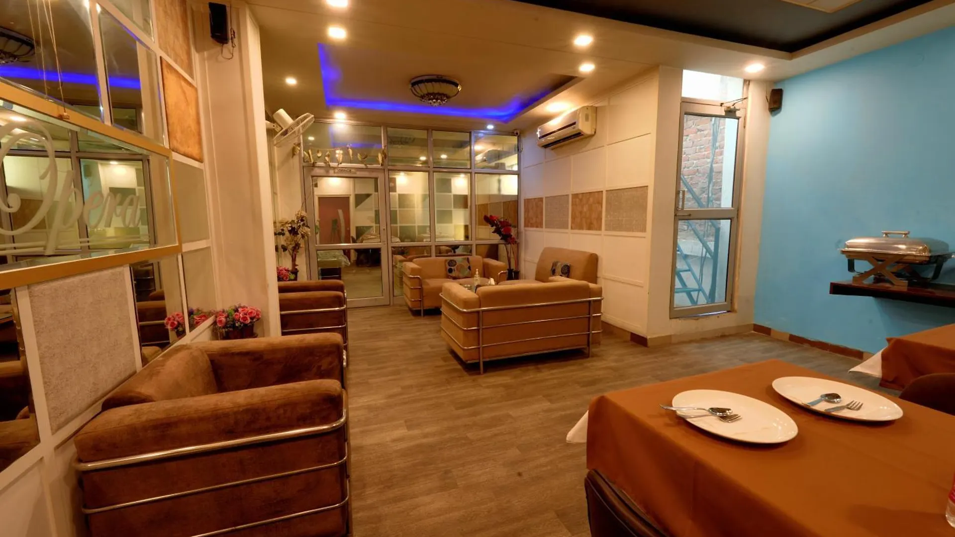 Lantställe Hotel Oppera Delhi Airport New Delhi Indien