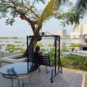  Гостевой дом Marina Lounge Индия