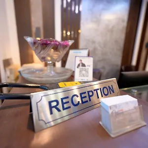 A Family Oppera Near Igi Airport Hotel
